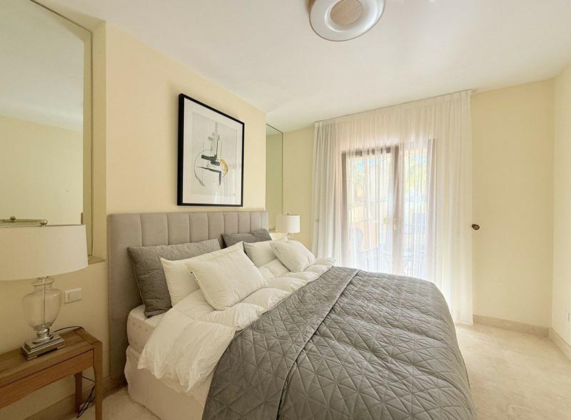 Elegant Apartment with Terrace in Nagüeles, Marbella – Long-Term Rental