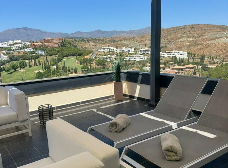 Stunning Apartment with Panoramic Sea Views – Villa Padierna Resort, Los Flamingos