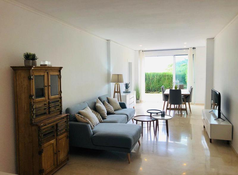Stylish Apartment with Private Garden – La Quinta Golf, Benahavís