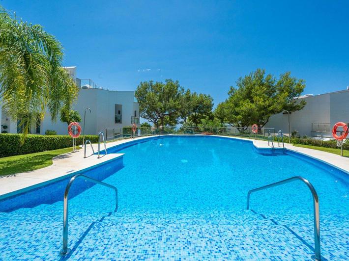 Modern Townhouse with Smart Home System in Sierra Blanca – Long-Term Rental