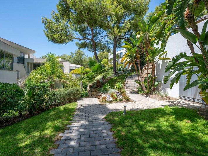 Modern Townhouse with Smart Home System in Sierra Blanca – Long-Term Rental