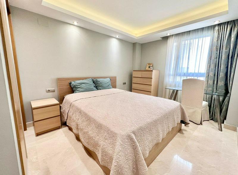 Modern Apartment with Terrace in San Pedro de Alcántara – Long-Term Rental
