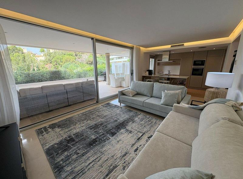 Spacious Ground Floor Apartment with Private Terrace in Los Arqueros – Long-Term Rental