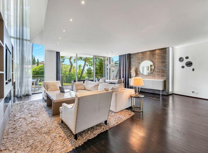 Modern Townhouse with Smart Home System in Sierra Blanca – Long-Term Rental