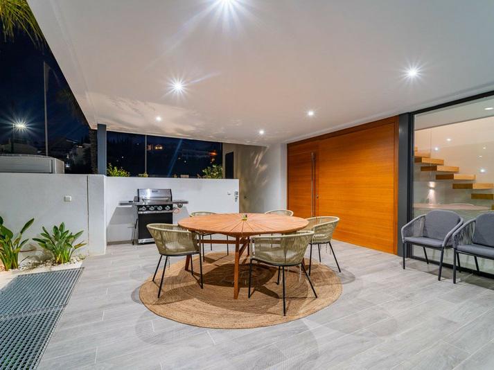 Villa Chic Contemporary Villa with Heated Pool – Atalaya, Estepona