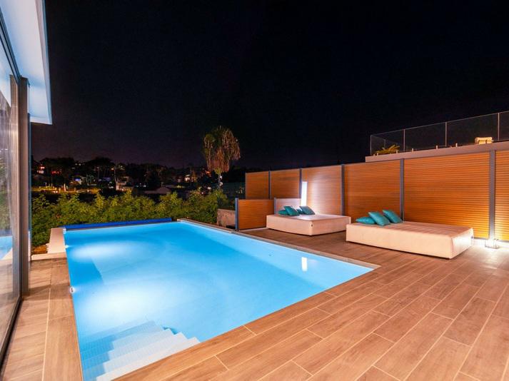 Villa Chic Contemporary Villa with Heated Pool – Atalaya, Estepona