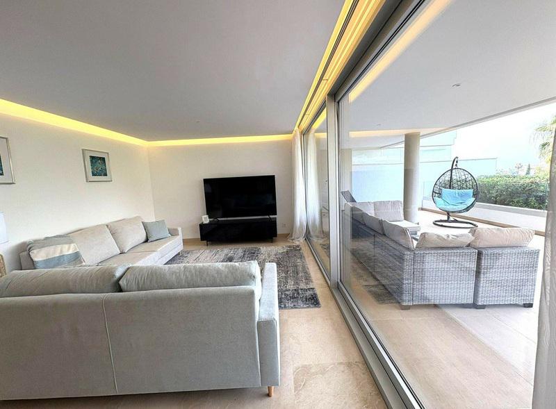 Spacious Ground Floor Apartment with Private Terrace in Los Arqueros – Long-Term Rental
