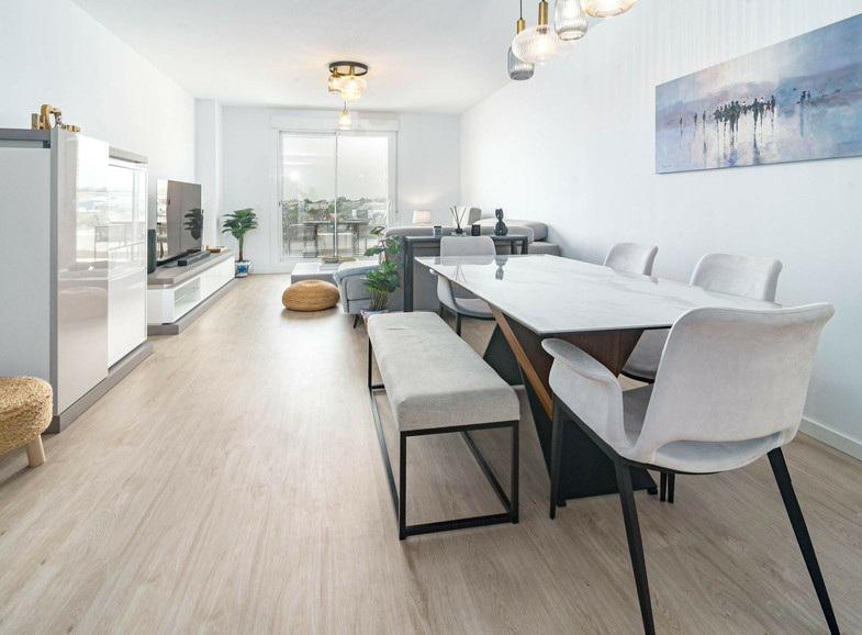 Modern Apartment with Panoramic Views – Jardines de Guadaiza, Nueva Andalucía