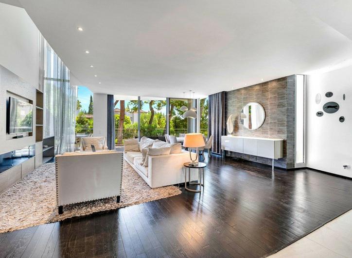 Modern Townhouse with Smart Home System in Sierra Blanca – Long-Term Rental