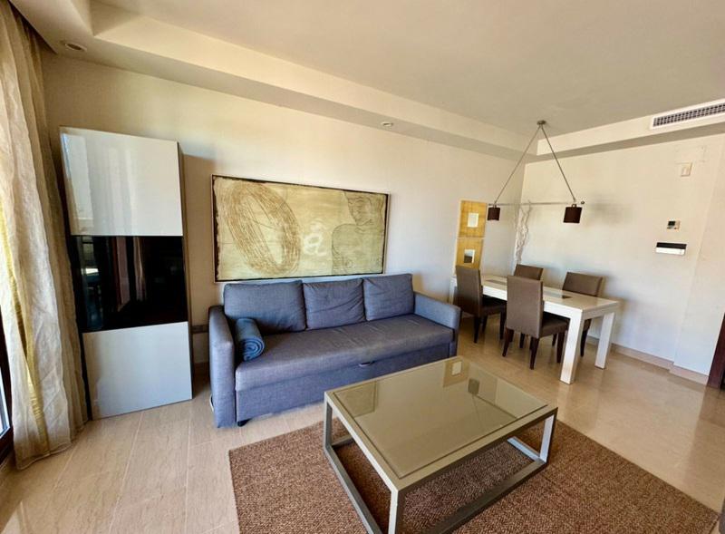 Spacious Apartment with Terrace in Puerto Banús – Long & Short-Term Rental