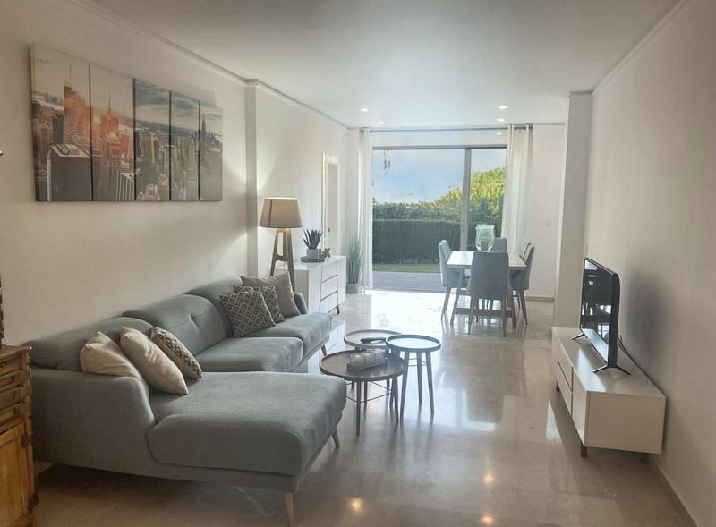 Stylish Apartment with Private Garden – La Quinta Golf, Benahavís