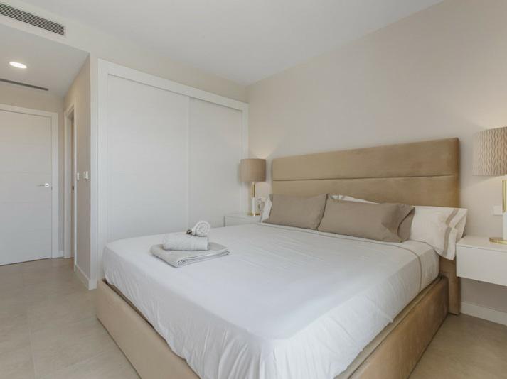 Modern Apartment with Large Terrace in Selwo – Long-Term Rental