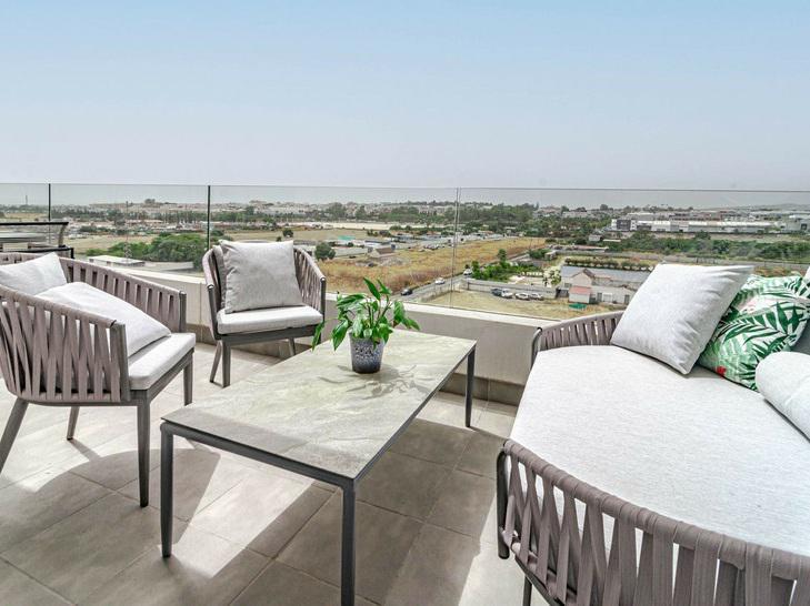 Modern Apartment with Panoramic Views – Jardines de Guadaiza, Nueva Andalucía