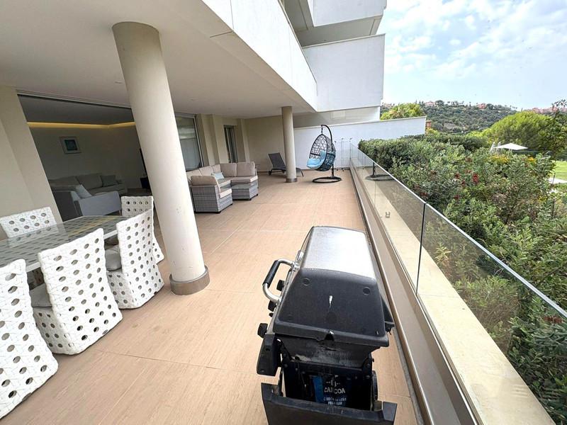 Spacious Ground Floor Apartment with Private Terrace in Los Arqueros – Long-Term Rental