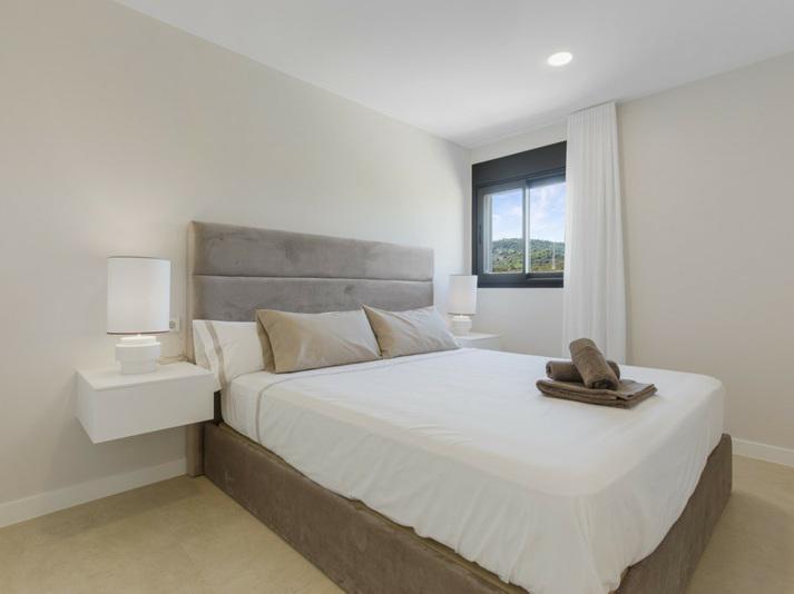 Modern Apartment with Large Terrace in Selwo – Long-Term Rental