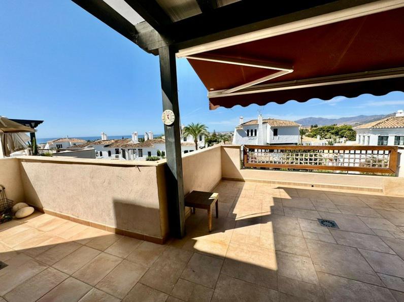 Spacious Apartment with Terrace in Puerto Banús – Long & Short-Term Rental