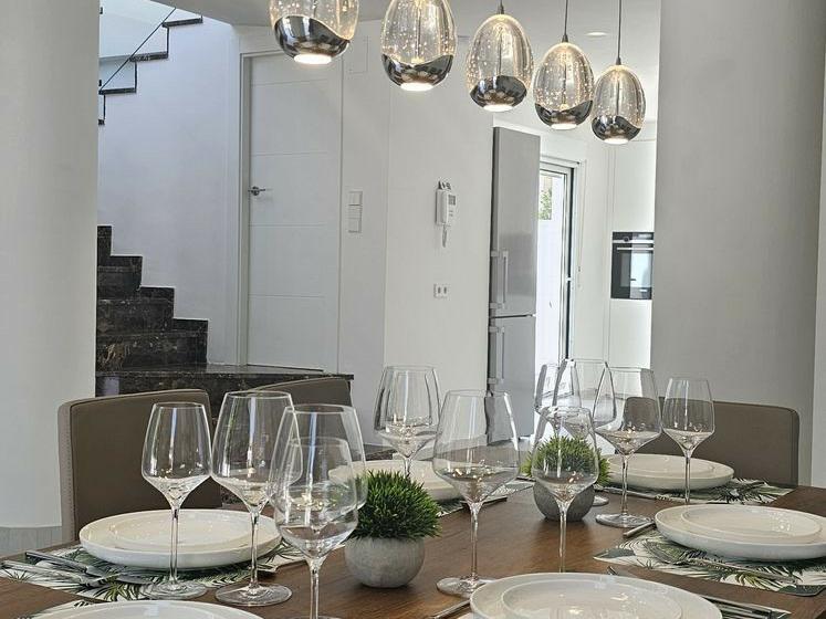 Stunning Renovated Villa with Pool and Garden in San Pedro de Alcántara – Long-Term Rental