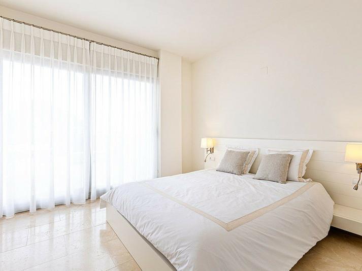 Modern Furnished Penthouse in La Resina-Selwo, Estepona – Long-Term Rental