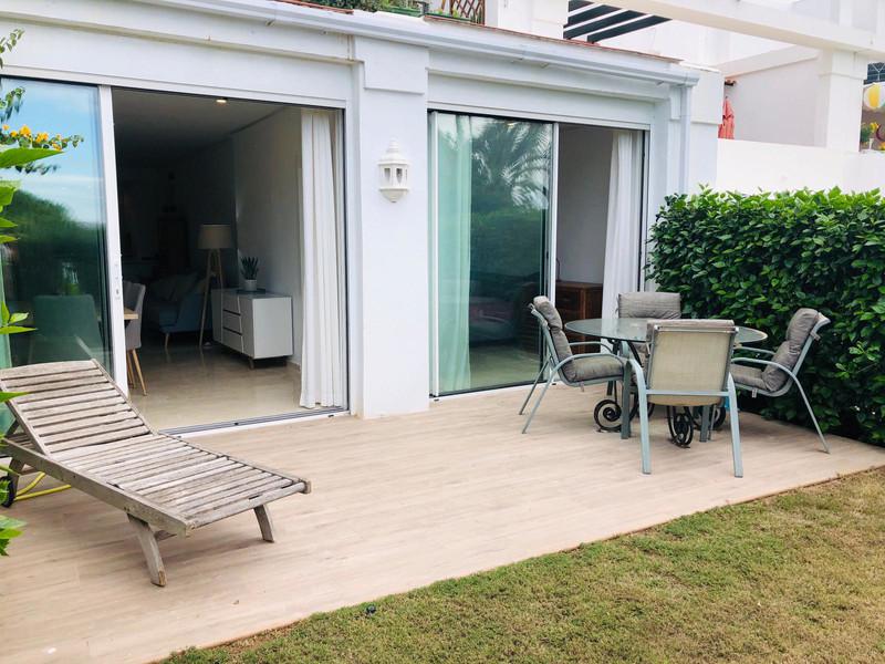 Stylish Apartment with Private Garden – La Quinta Golf, Benahavís