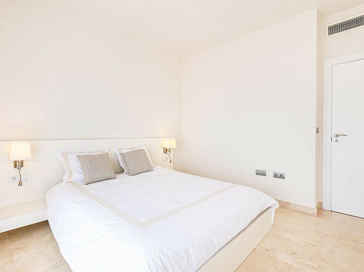 Modern Furnished Penthouse in La Resina-Selwo, Estepona – Long-Term Rental