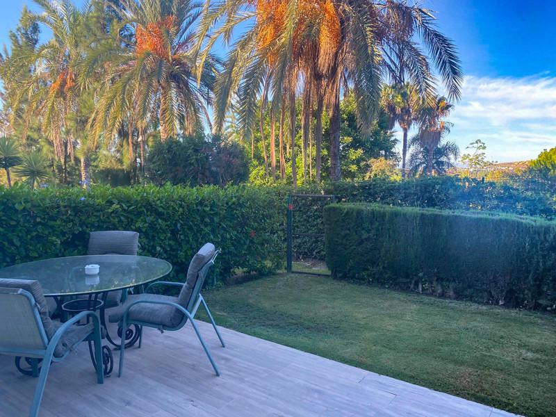 Stylish Apartment with Private Garden – La Quinta Golf, Benahavís