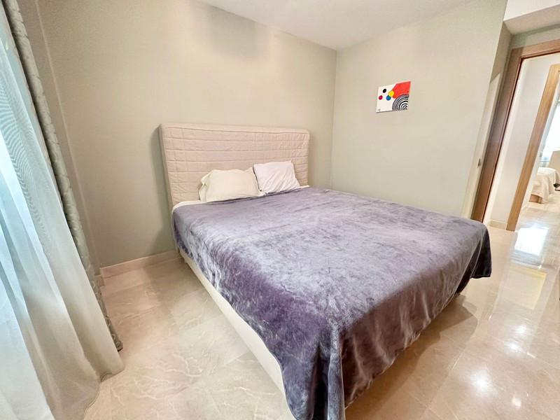 Modern Apartment with Terrace in San Pedro de Alcántara – Long-Term Rental