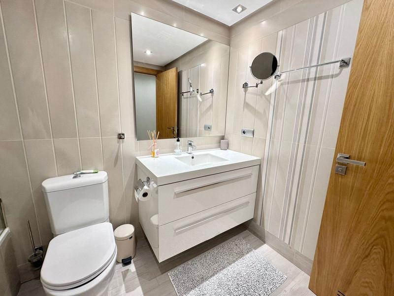 Modern Apartment with Terrace in San Pedro de Alcántara – Long-Term Rental