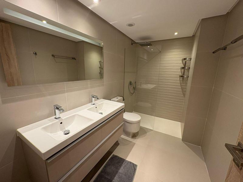 Spacious Ground Floor Apartment with Private Terrace in Los Arqueros – Long-Term Rental