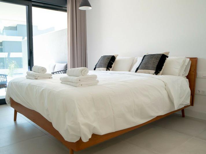 Modern Apartment with Spa Facilities – Oasis325, Estepona