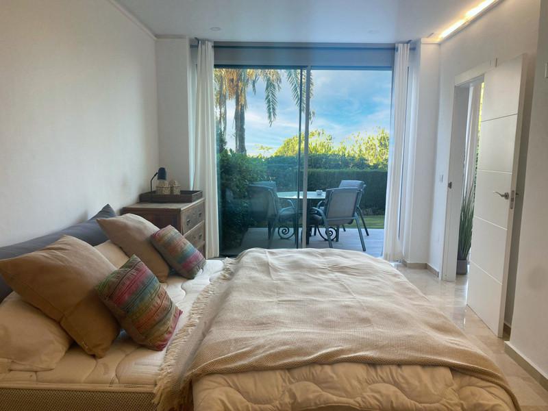 Stylish Apartment with Private Garden – La Quinta Golf, Benahavís