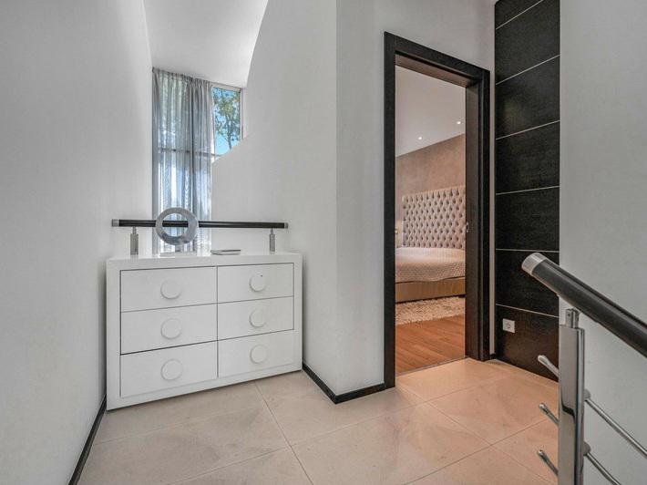 Modern Townhouse with Smart Home System in Sierra Blanca – Long-Term Rental