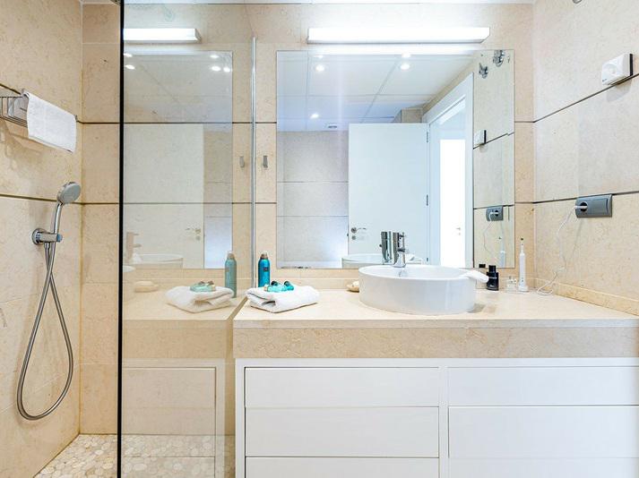 Modern Furnished Penthouse in La Resina-Selwo, Estepona – Long-Term Rental