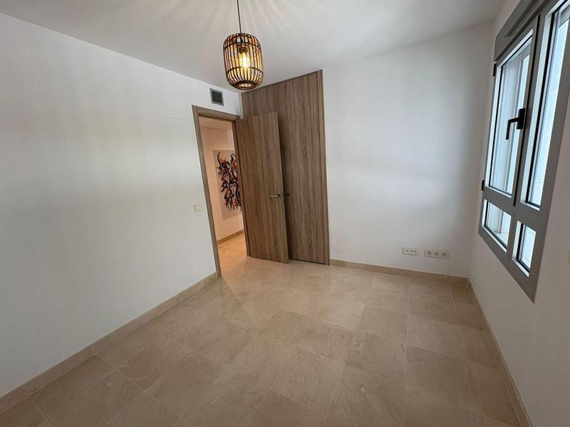 Spacious Ground Floor Apartment with Private Terrace in Los Arqueros – Long-Term Rental