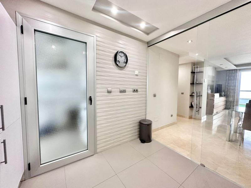 Modern Apartment with Terrace in San Pedro de Alcántara – Long-Term Rental