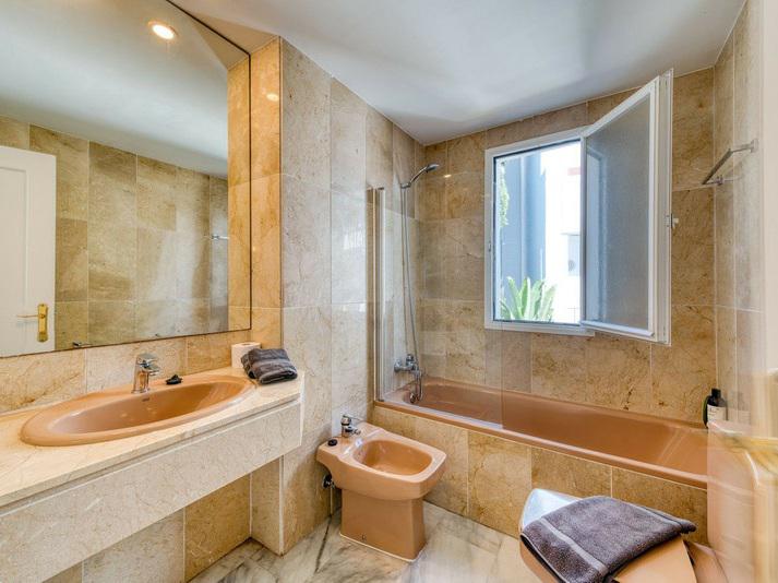 Middle Floor Apartment 2 Bedrooms 2 Bathrooms in Estepona