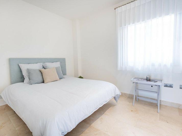 Modern Furnished Penthouse in La Resina-Selwo, Estepona – Long-Term Rental