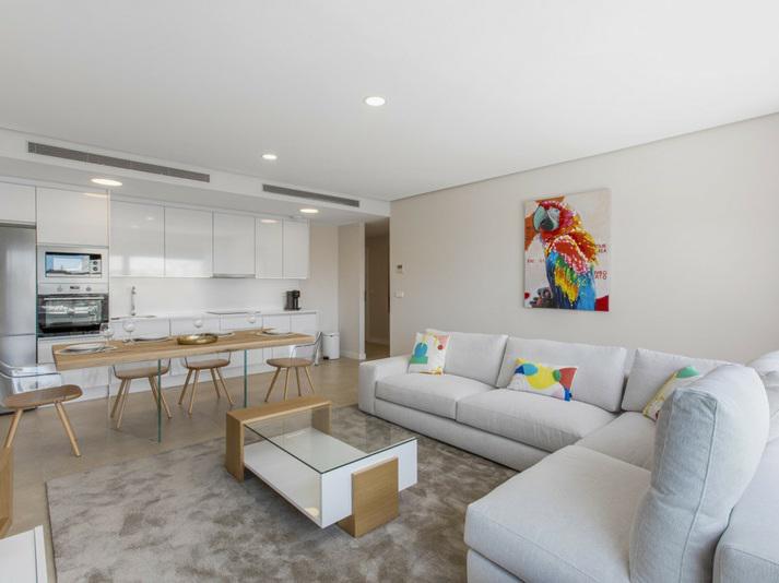 Modern Apartment with Large Terrace in Selwo – Long-Term Rental