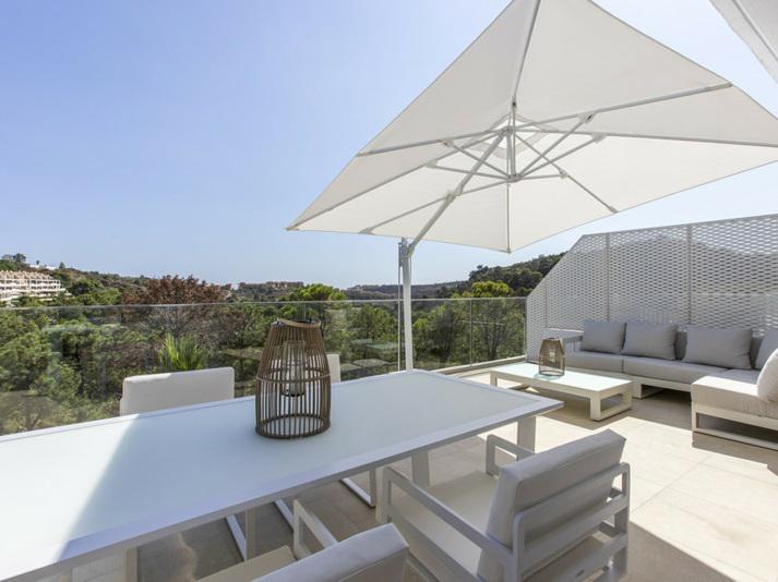 Modern Apartment with Large Terrace in Selwo – Long-Term Rental