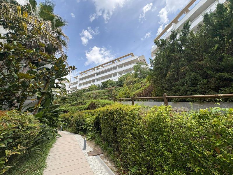 Spacious Ground Floor Apartment with Private Terrace in Los Arqueros – Long-Term Rental