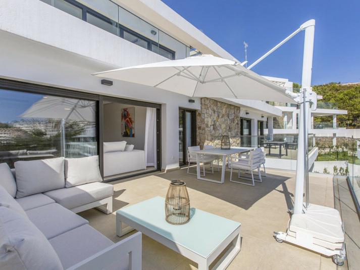 Modern Apartment with Large Terrace in Selwo – Long-Term Rental