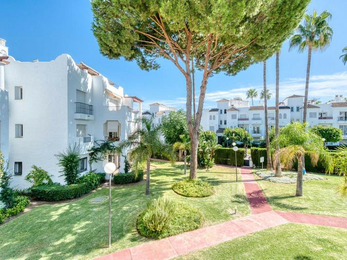 Middle Floor Apartment 2 Bedrooms 2 Bathrooms in Estepona