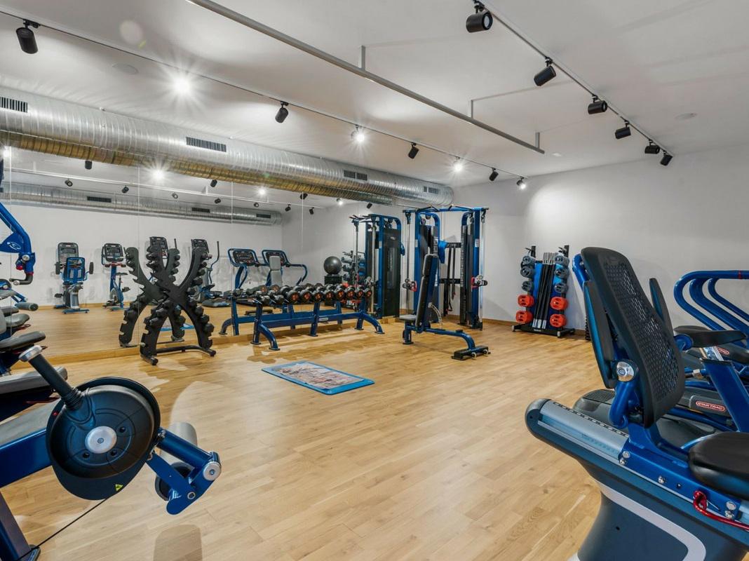 Luxury Apartment with Spa and Gym in Selwo – Long-Term Rental