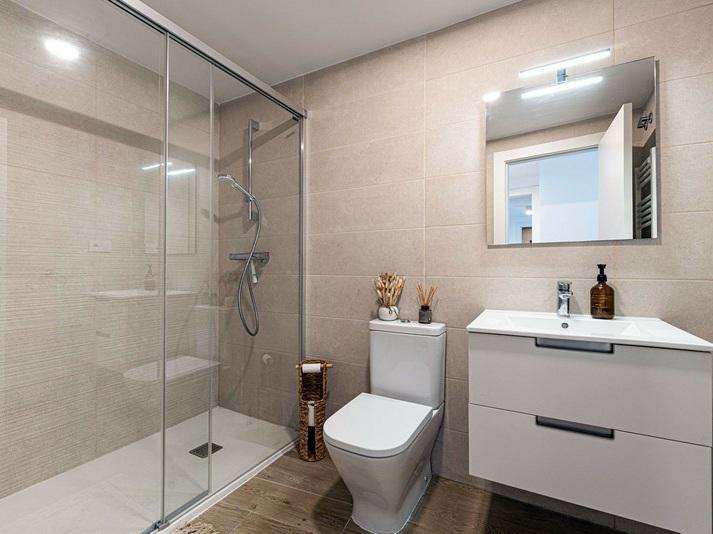 Brand New Ground-Floor Apartment with Private Garden – One 80 Suites, Estepona