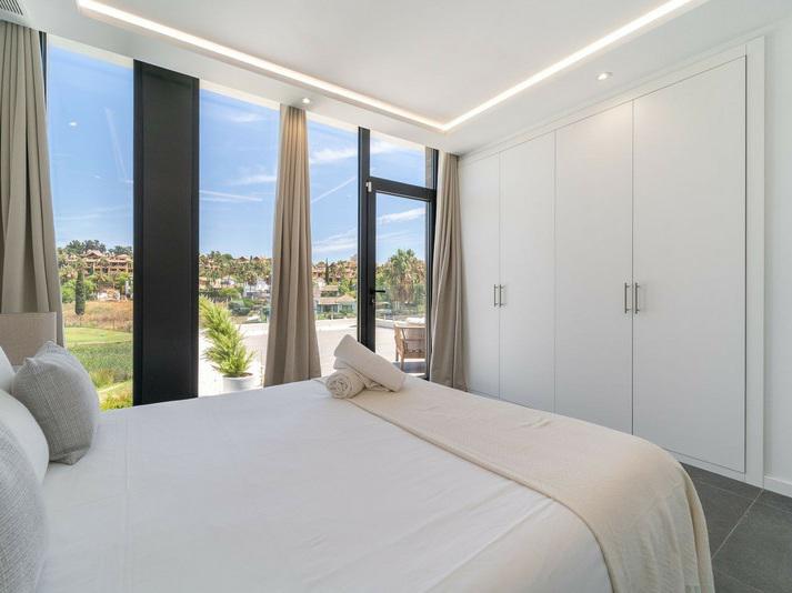 Villa Chic Contemporary Villa with Heated Pool – Atalaya, Estepona
