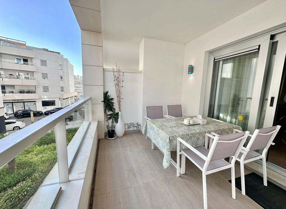 Modern Apartment with Terrace in San Pedro de Alcántara – Long-Term Rental