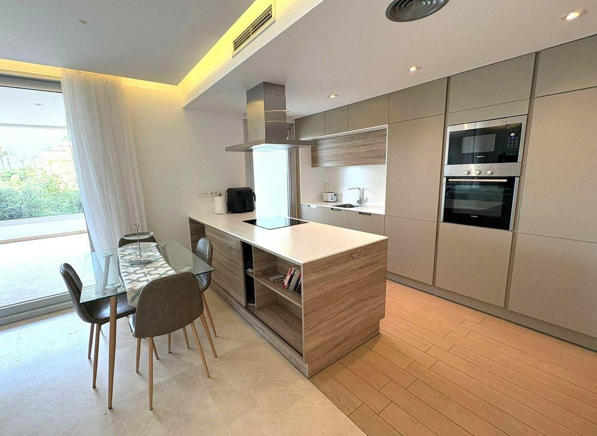 Spacious Ground Floor Apartment with Private Terrace in Los Arqueros – Long-Term Rental
