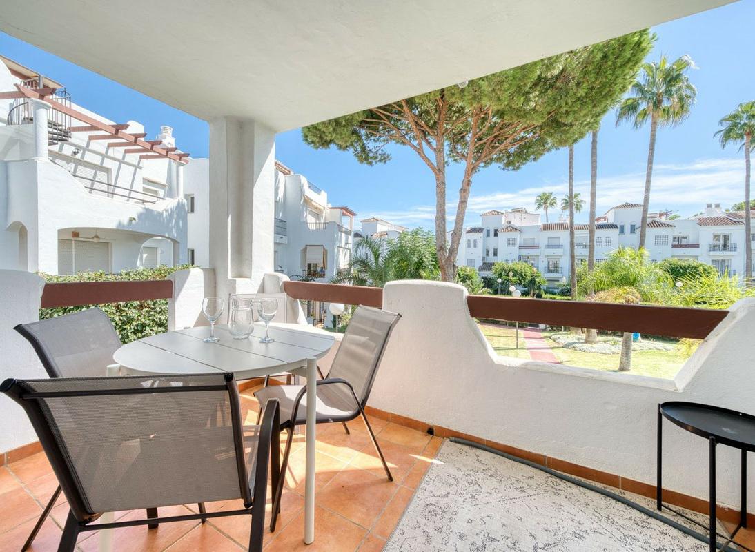 Middle Floor Apartment 2 Bedrooms 2 Bathrooms in Estepona