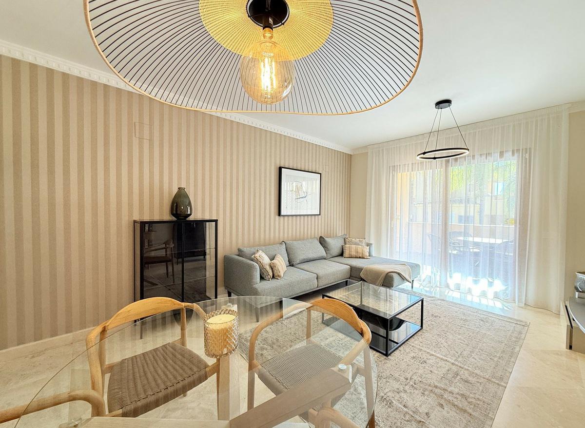 Elegant Apartment with Terrace in Nagüeles, Marbella – Long-Term Rental