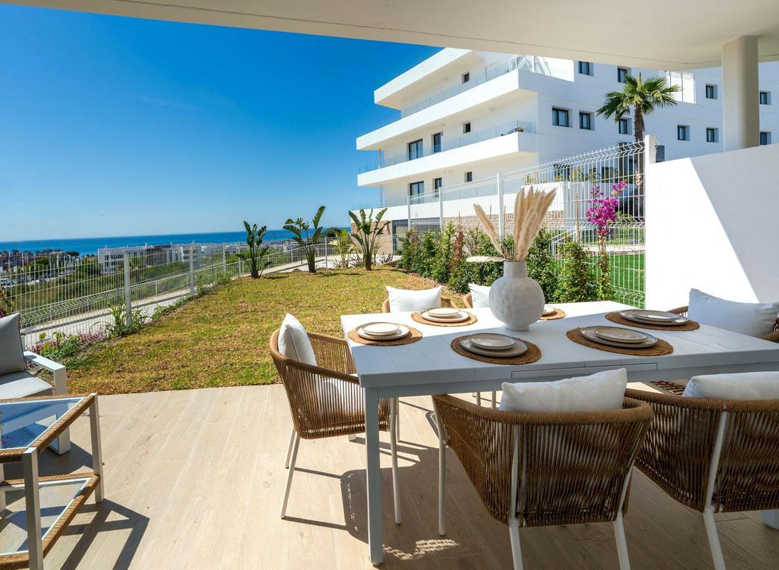 Brand New Ground-Floor Apartment with Private Garden – One 80 Suites, Estepona