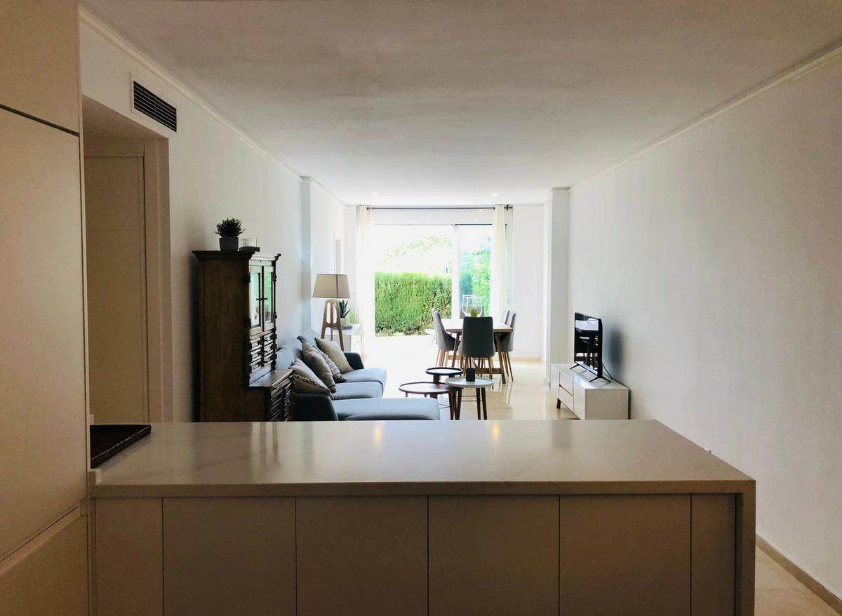Stylish Apartment with Private Garden – La Quinta Golf, Benahavís